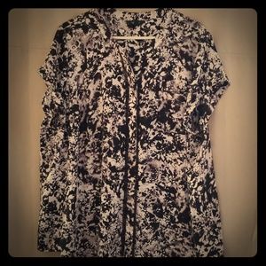 **5/$25** Simply Vera top